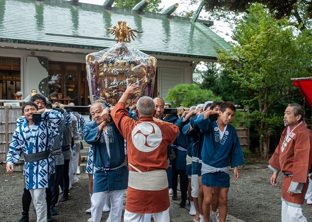 お神輿巡行アルバムへ