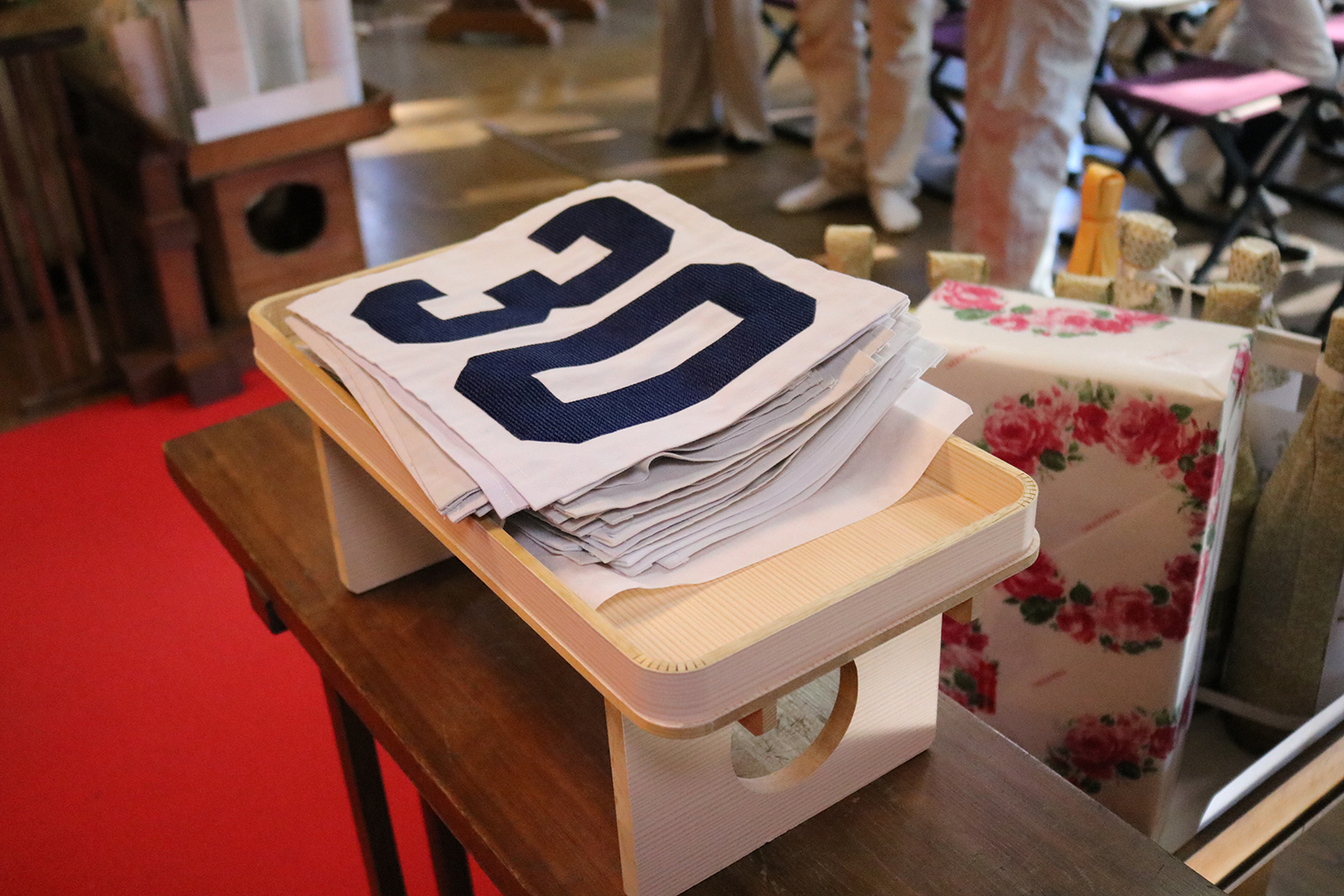 少年野球チーム初詣本殿前にて