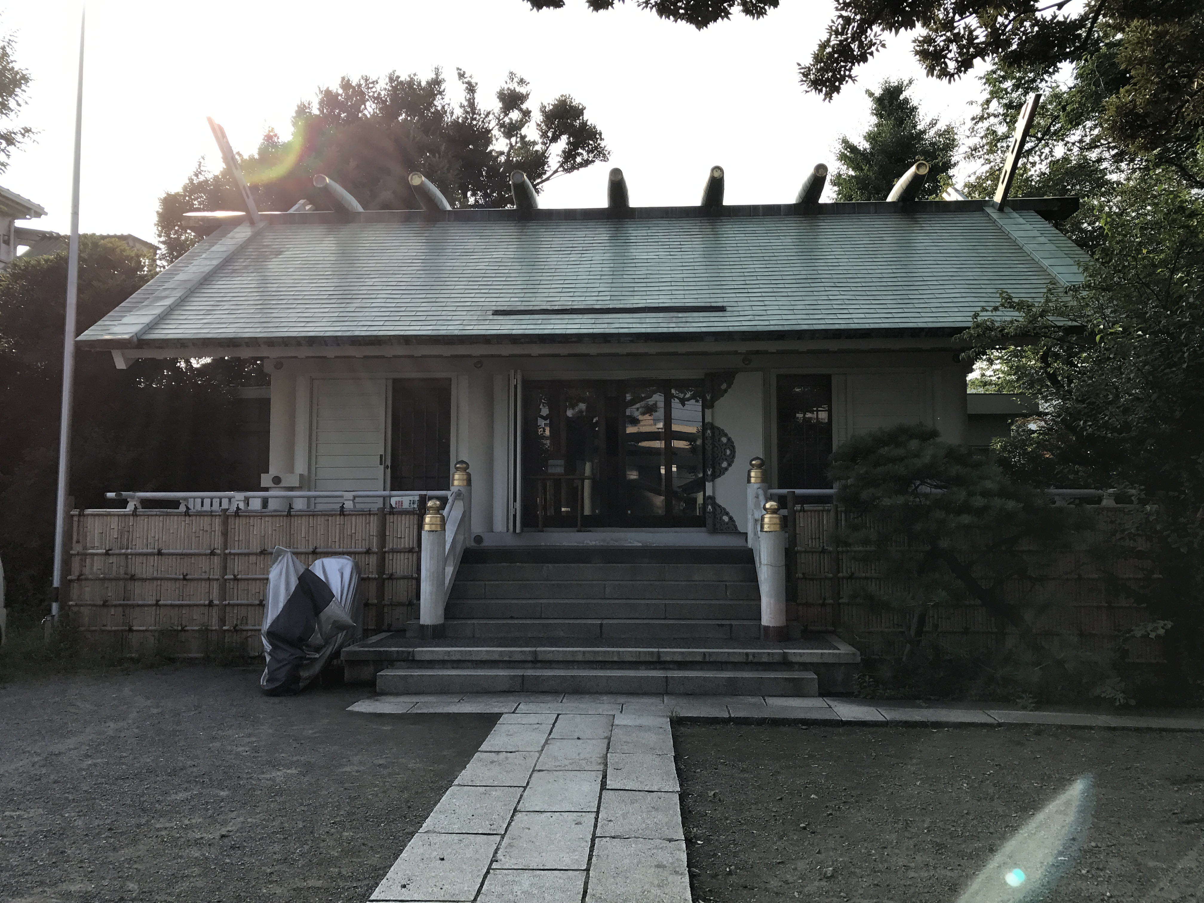 本殿を正面から写しました